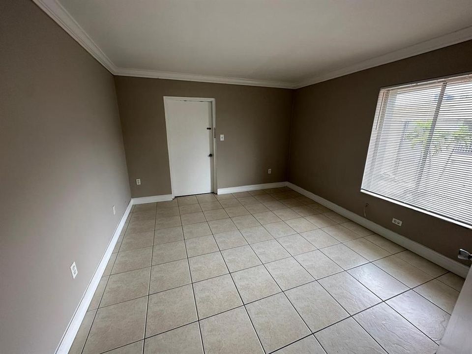 待售: $105,000 (1 贝兹, 1 浴室, 650 平方英尺)