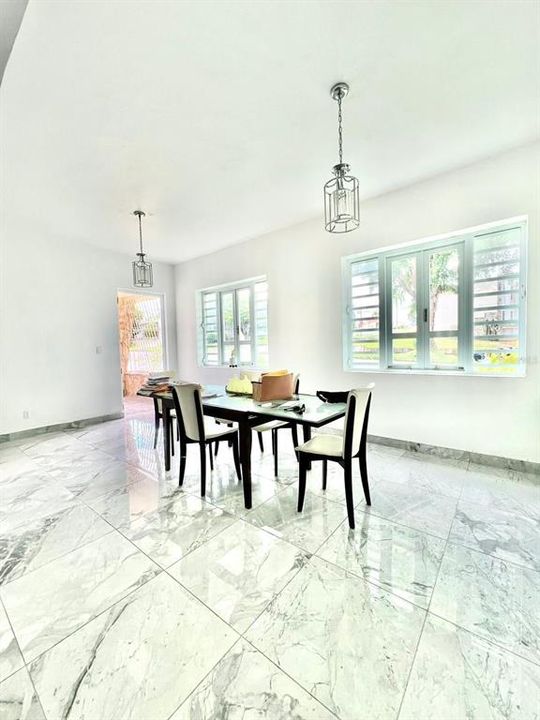 На продажу: $525,000 (4 спален, 3 ванн, 1791 Квадратных фут)