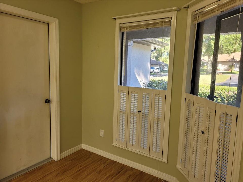 На продажу: $215,000 (2 спален, 2 ванн, 1293 Квадратных фут)