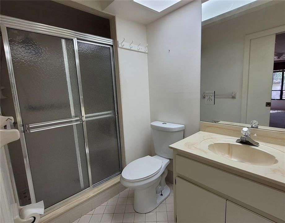 На продажу: $215,000 (2 спален, 2 ванн, 1293 Квадратных фут)