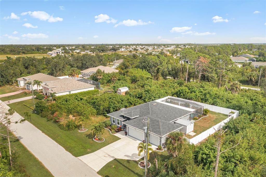 Под контрактом: $449,900 (3 спален, 2 ванн, 1636 Квадратных фут)