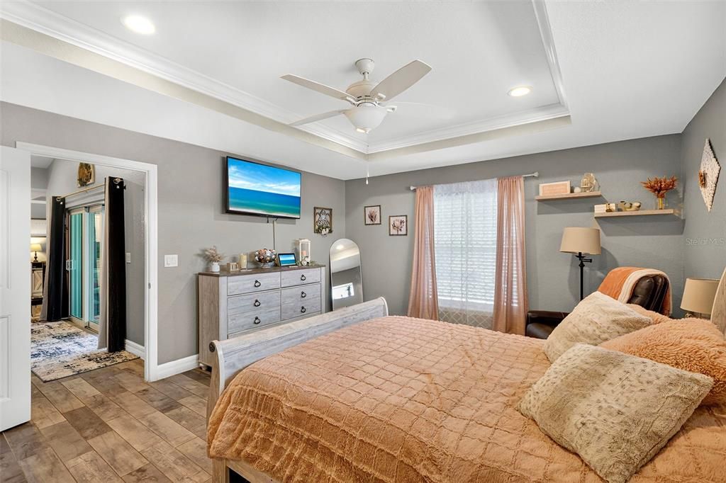 Под контрактом: $449,900 (3 спален, 2 ванн, 1636 Квадратных фут)