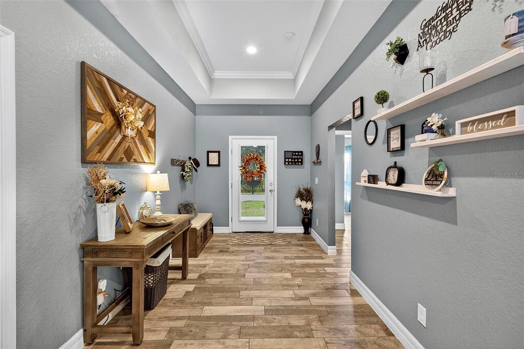 Под контрактом: $449,900 (3 спален, 2 ванн, 1636 Квадратных фут)