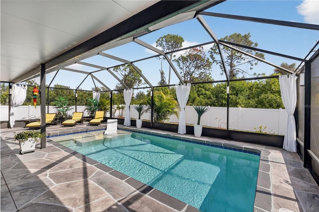 Под контрактом: $449,900 (3 спален, 2 ванн, 1636 Квадратных фут)