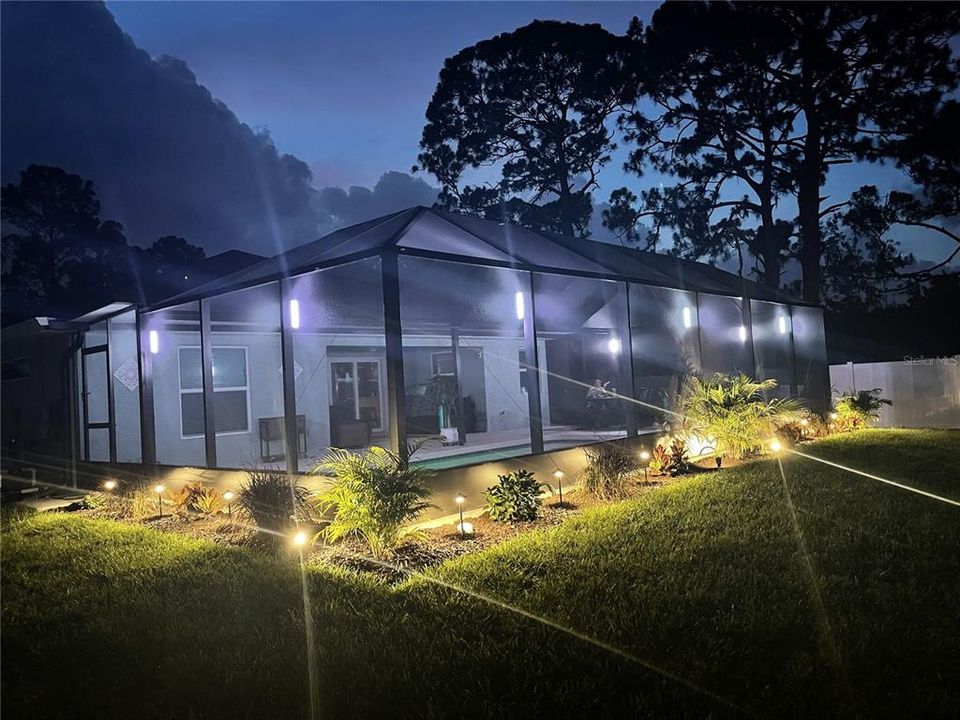 Под контрактом: $449,900 (3 спален, 2 ванн, 1636 Квадратных фут)