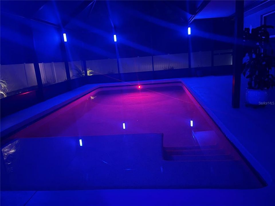 Под контрактом: $449,900 (3 спален, 2 ванн, 1636 Квадратных фут)