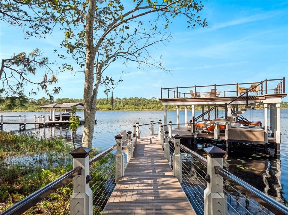 Activo con contrato: $2,495,000 (6 camas, 5 baños, 4168 Pies cuadrados)