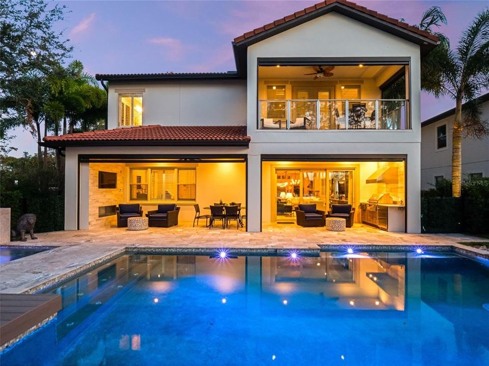 Activo con contrato: $2,495,000 (6 camas, 5 baños, 4168 Pies cuadrados)