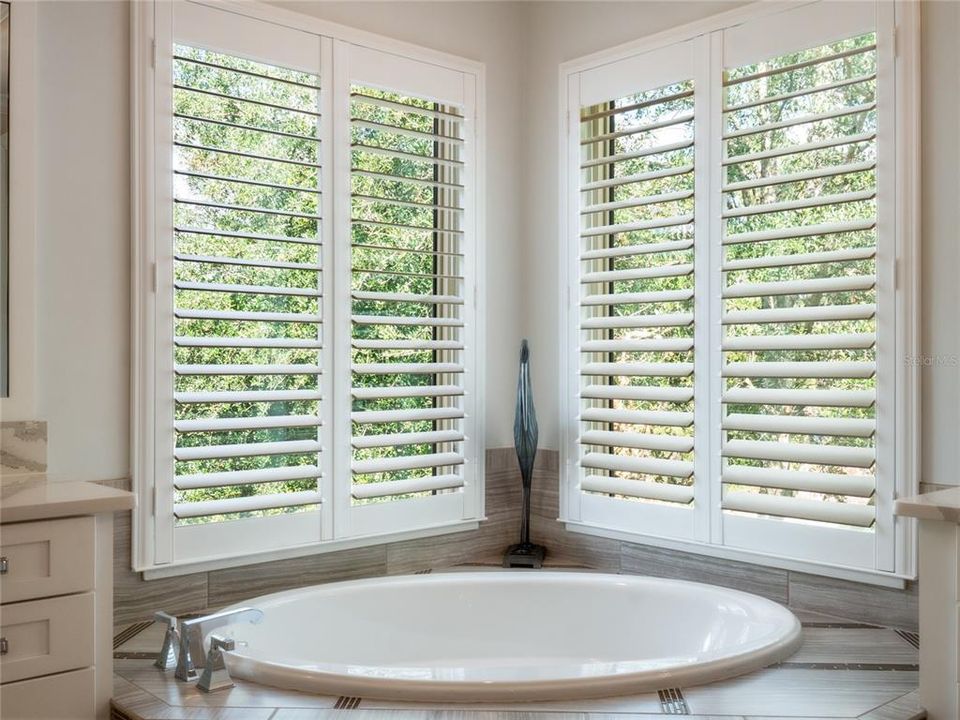 Activo con contrato: $2,495,000 (6 camas, 5 baños, 4168 Pies cuadrados)