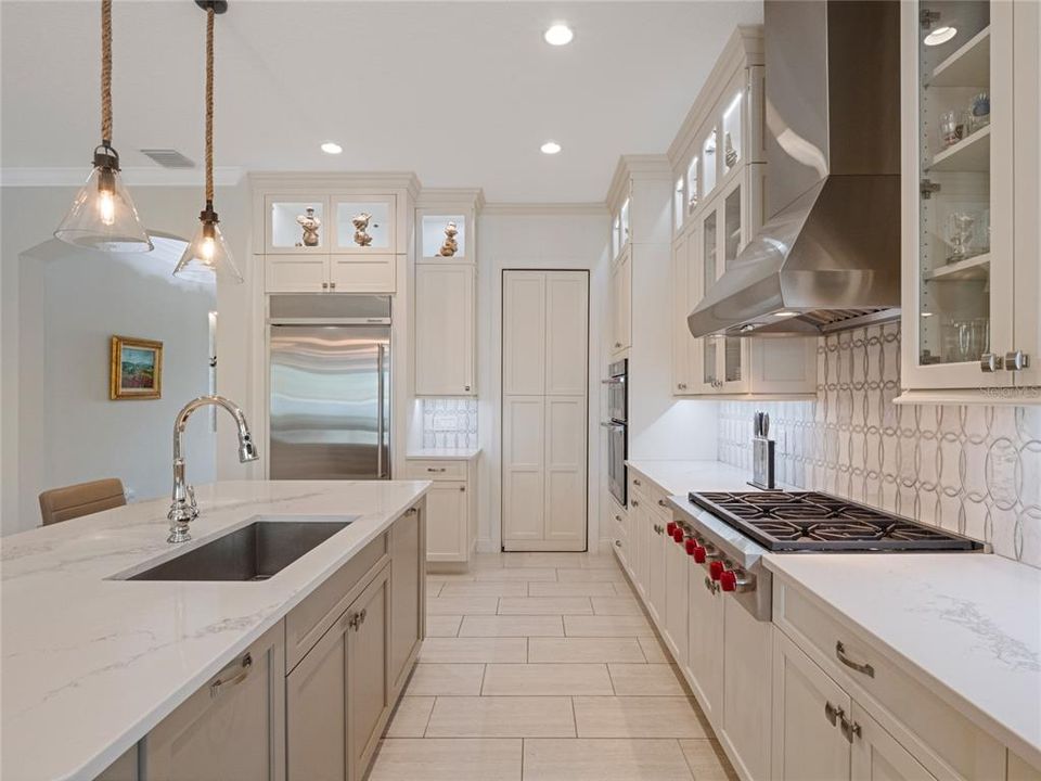 Activo con contrato: $2,495,000 (6 camas, 5 baños, 4168 Pies cuadrados)