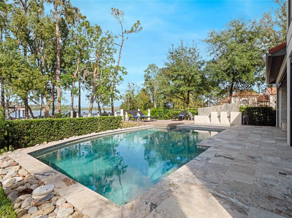 Activo con contrato: $2,495,000 (6 camas, 5 baños, 4168 Pies cuadrados)