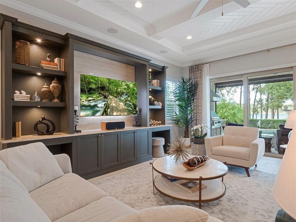 Activo con contrato: $2,495,000 (6 camas, 5 baños, 4168 Pies cuadrados)