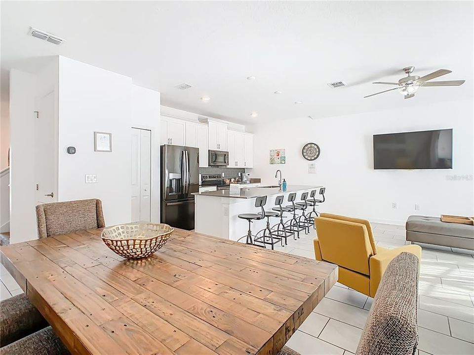 For Sale: $459,900 (4 beds, 3 baths, 1914 Square Feet)