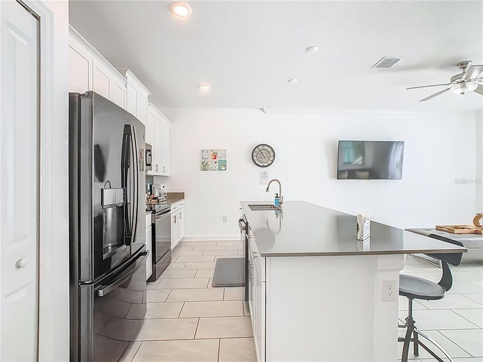 For Sale: $459,900 (4 beds, 3 baths, 1914 Square Feet)