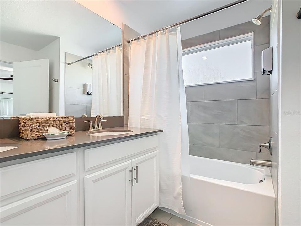 For Sale: $459,900 (4 beds, 3 baths, 1914 Square Feet)