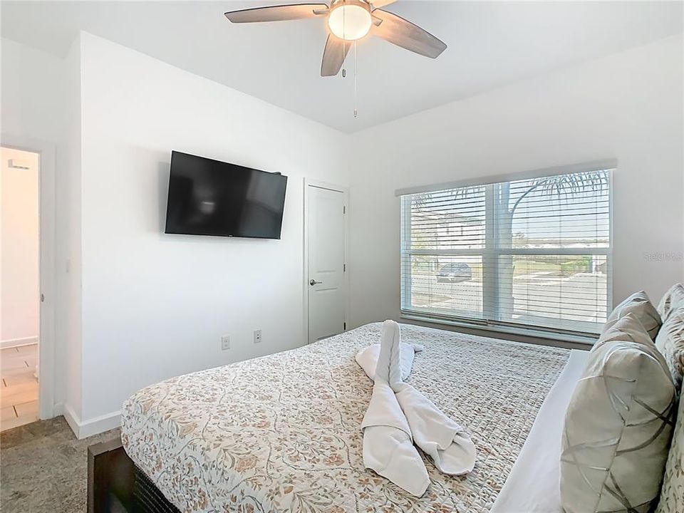 For Sale: $459,900 (4 beds, 3 baths, 1914 Square Feet)