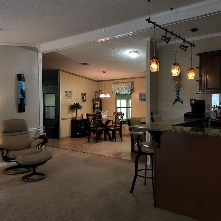 На продажу: $415,000 (3 спален, 2 ванн, 2136 Квадратных фут)