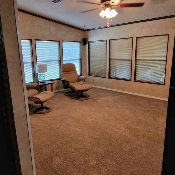 На продажу: $415,000 (3 спален, 2 ванн, 2136 Квадратных фут)