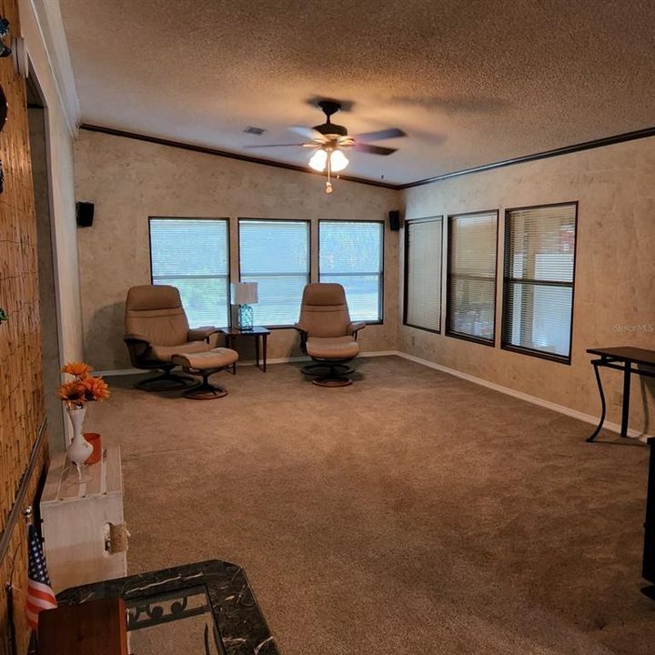 На продажу: $415,000 (3 спален, 2 ванн, 2136 Квадратных фут)