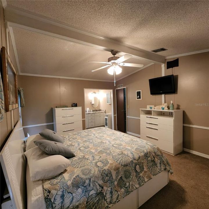 На продажу: $415,000 (3 спален, 2 ванн, 2136 Квадратных фут)