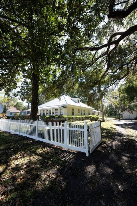 For Sale: $365,000 (4 beds, 2 baths, 1965 Square Feet)