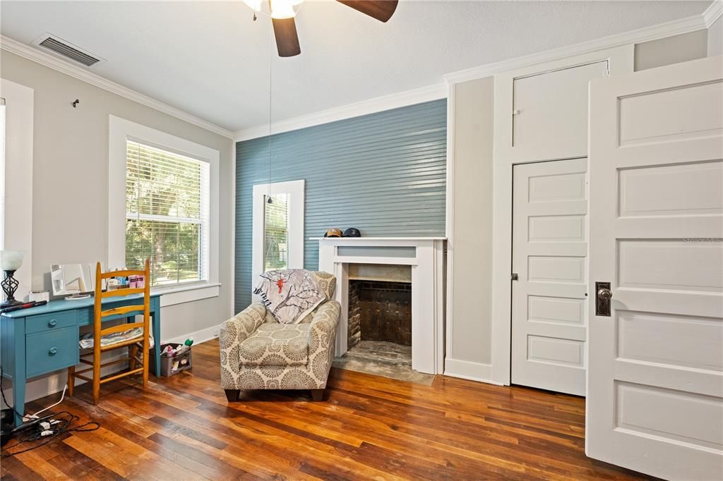 For Sale: $365,000 (4 beds, 2 baths, 1965 Square Feet)