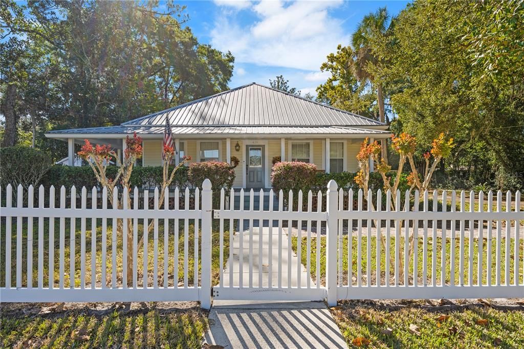 For Sale: $365,000 (4 beds, 2 baths, 1965 Square Feet)