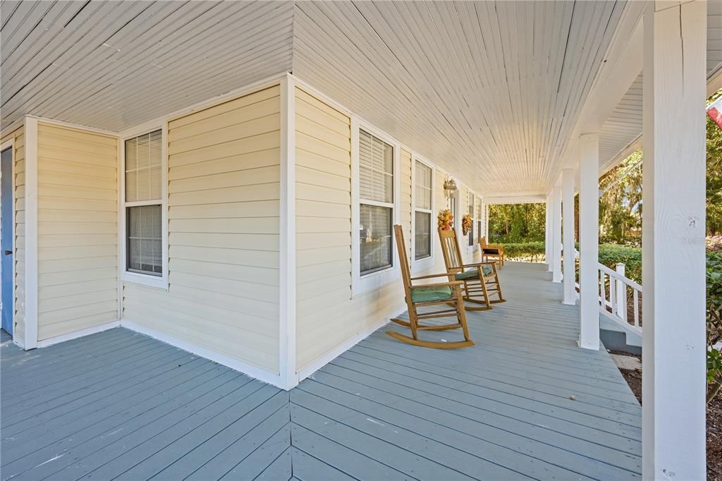 For Sale: $365,000 (4 beds, 2 baths, 1965 Square Feet)