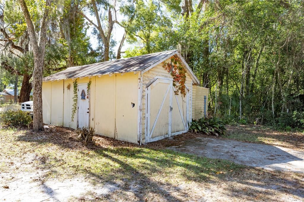 For Sale: $365,000 (4 beds, 2 baths, 1965 Square Feet)