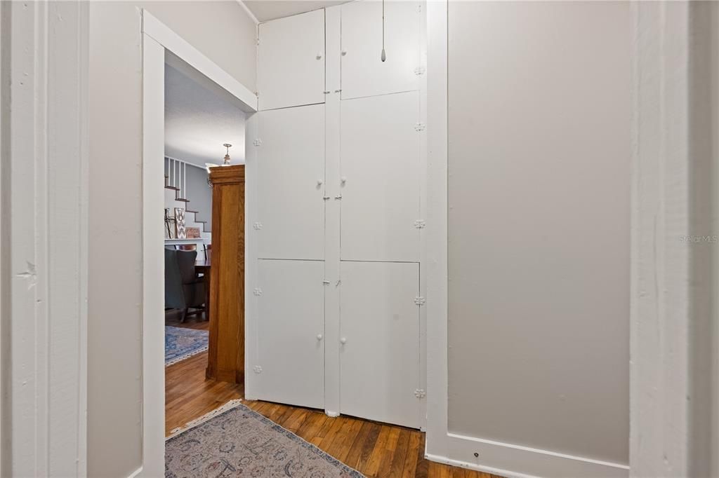 For Sale: $365,000 (4 beds, 2 baths, 1965 Square Feet)