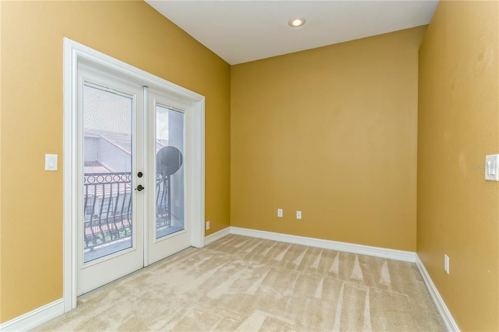 Active With Contract: $3,000 (3 beds, 3 baths, 2431 Square Feet)