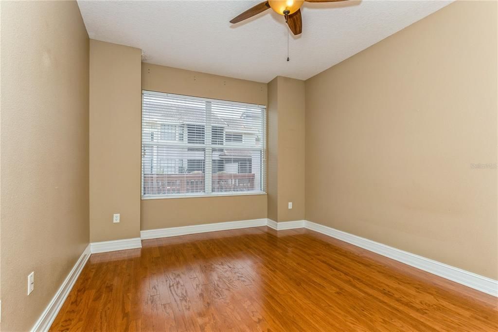 Active With Contract: $3,000 (3 beds, 3 baths, 2431 Square Feet)