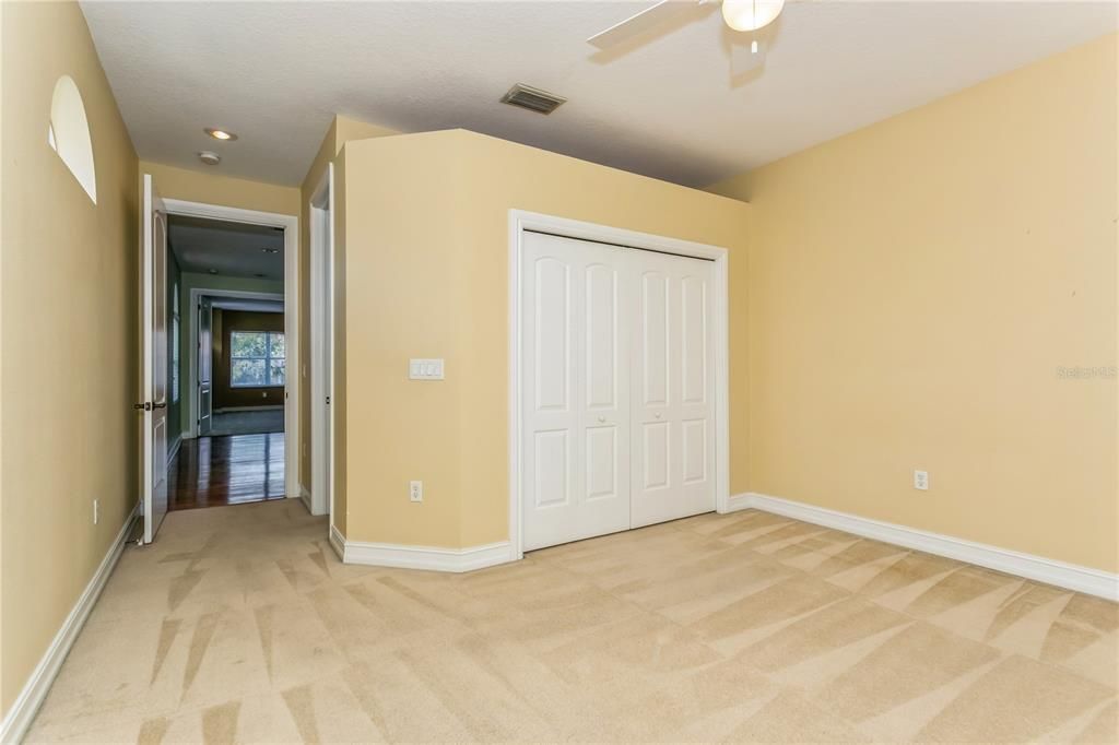 Active With Contract: $3,000 (3 beds, 3 baths, 2431 Square Feet)