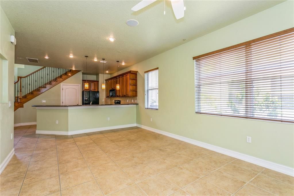 Active With Contract: $3,000 (3 beds, 3 baths, 2431 Square Feet)