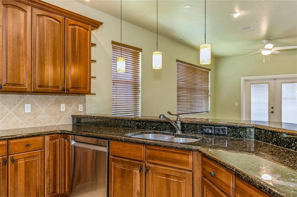 Active With Contract: $3,000 (3 beds, 3 baths, 2431 Square Feet)