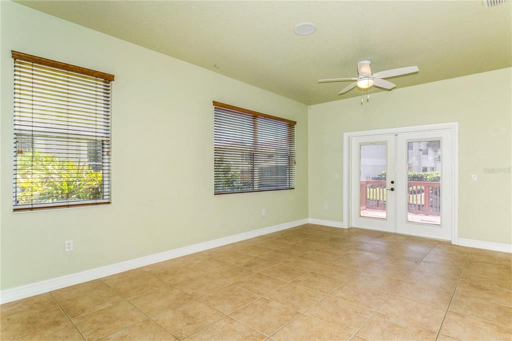 Active With Contract: $3,000 (3 beds, 3 baths, 2431 Square Feet)