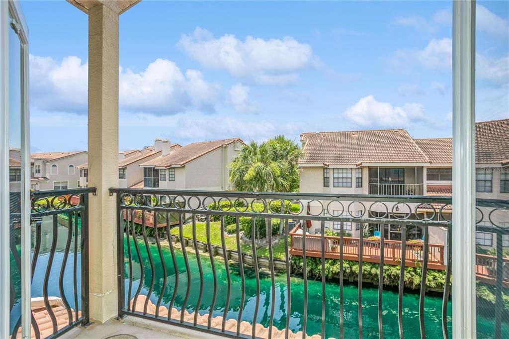 Active With Contract: $3,000 (3 beds, 3 baths, 2431 Square Feet)