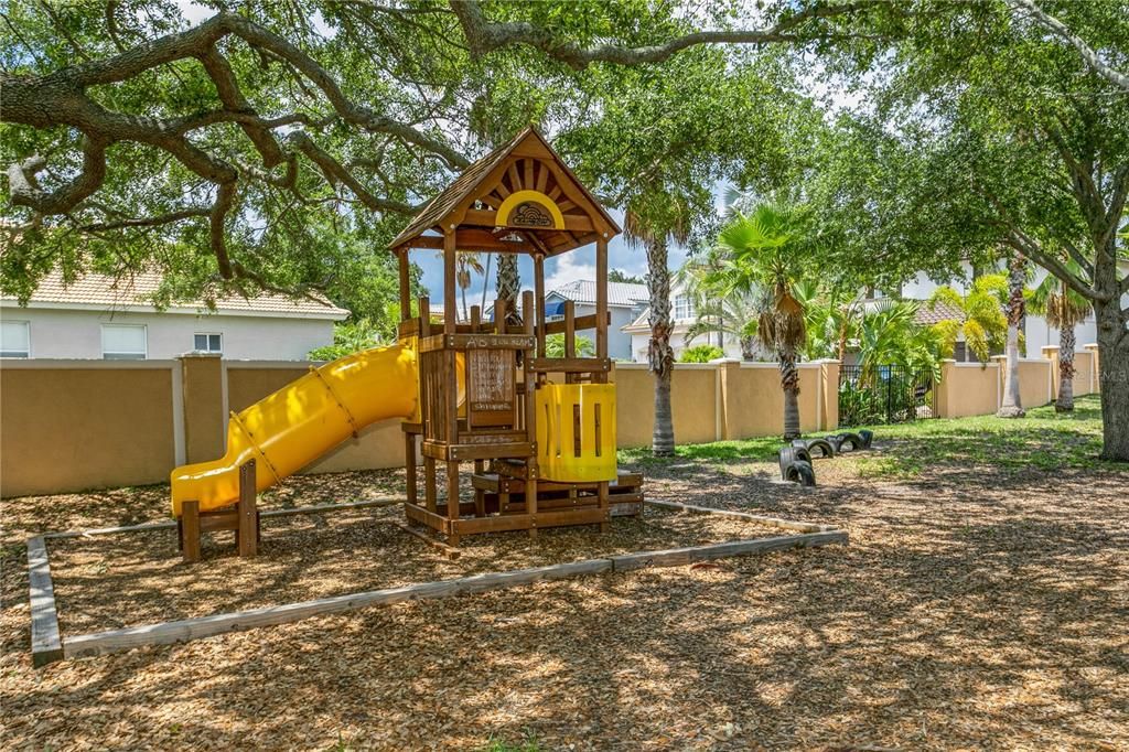 Active With Contract: $3,000 (3 beds, 3 baths, 2431 Square Feet)