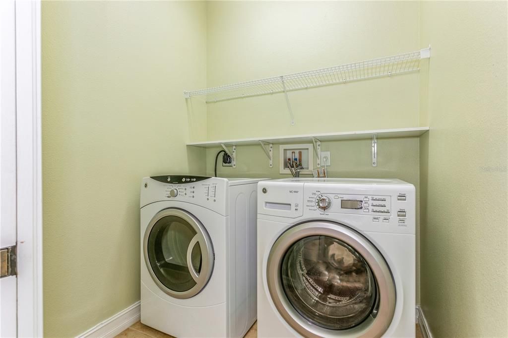 Active With Contract: $3,000 (3 beds, 3 baths, 2431 Square Feet)