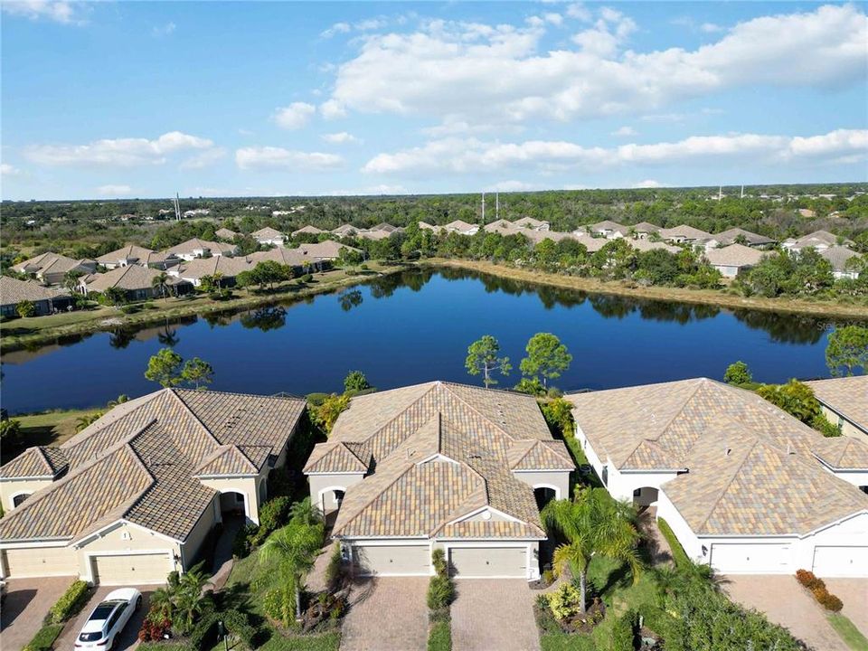 На продажу: $409,000 (2 спален, 2 ванн, 1524 Квадратных фут)