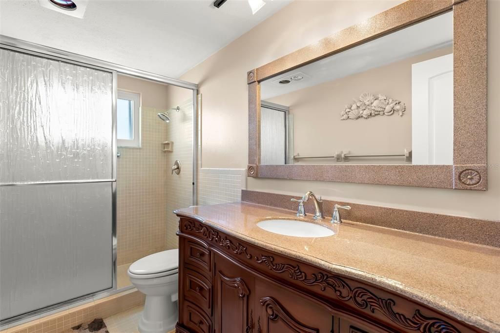 На продажу: $284,900 (2 спален, 2 ванн, 1274 Квадратных фут)