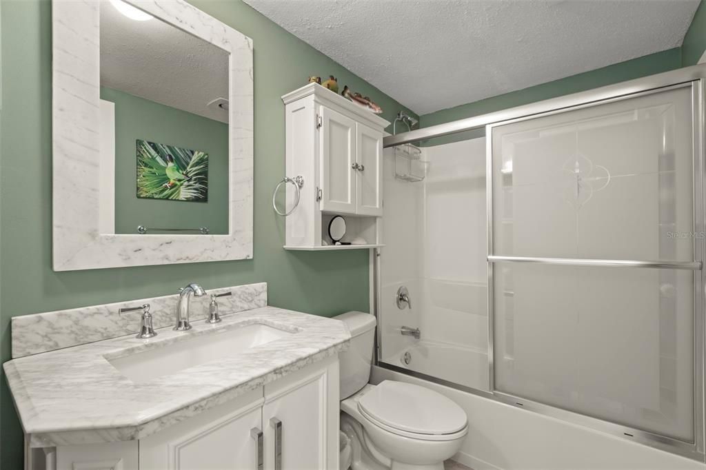 На продажу: $284,900 (2 спален, 2 ванн, 1274 Квадратных фут)