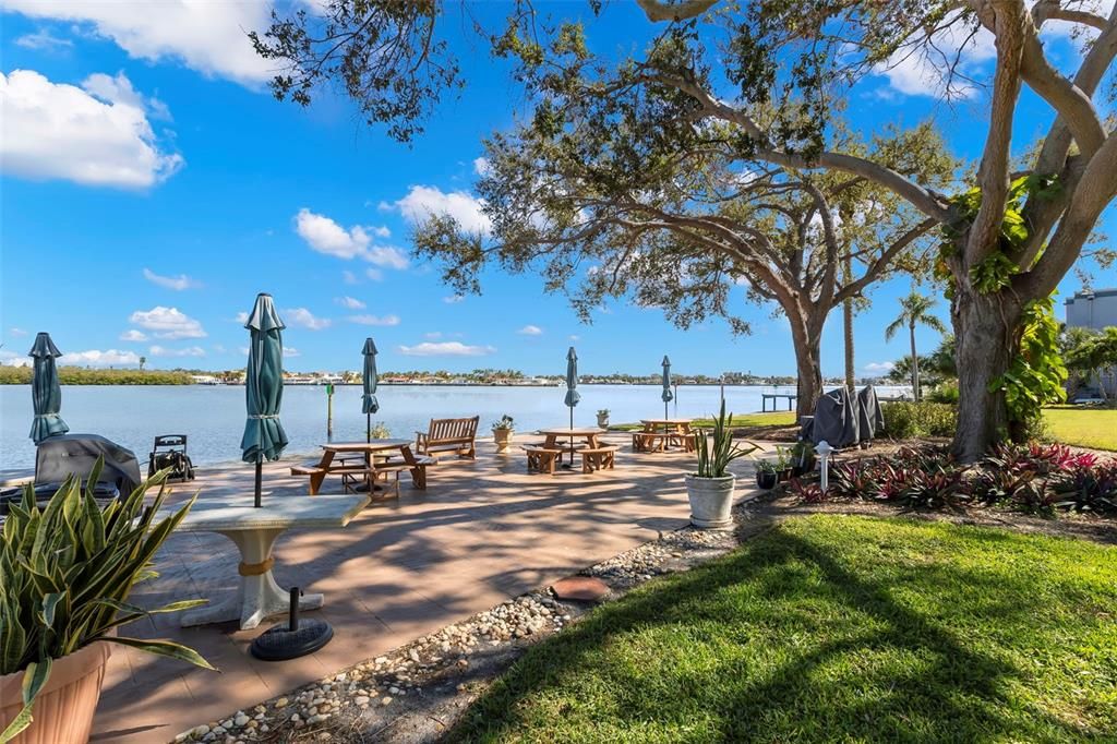 На продажу: $284,900 (2 спален, 2 ванн, 1274 Квадратных фут)