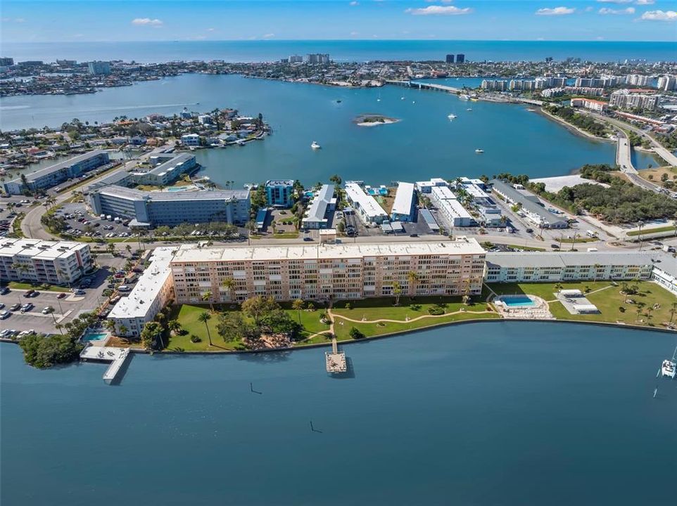 На продажу: $284,900 (2 спален, 2 ванн, 1274 Квадратных фут)