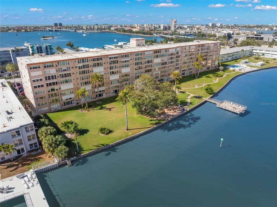 На продажу: $284,900 (2 спален, 2 ванн, 1274 Квадратных фут)