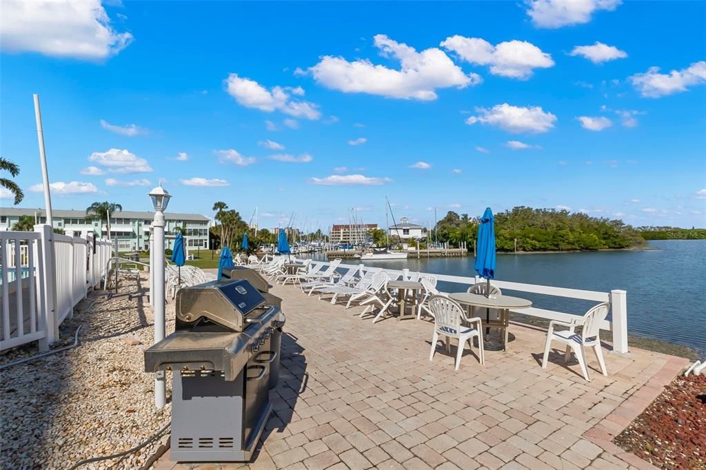 На продажу: $284,900 (2 спален, 2 ванн, 1274 Квадратных фут)