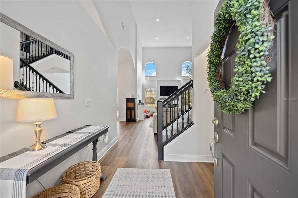 Под контрактом: $499,950 (3 спален, 2 ванн, 2016 Квадратных фут)