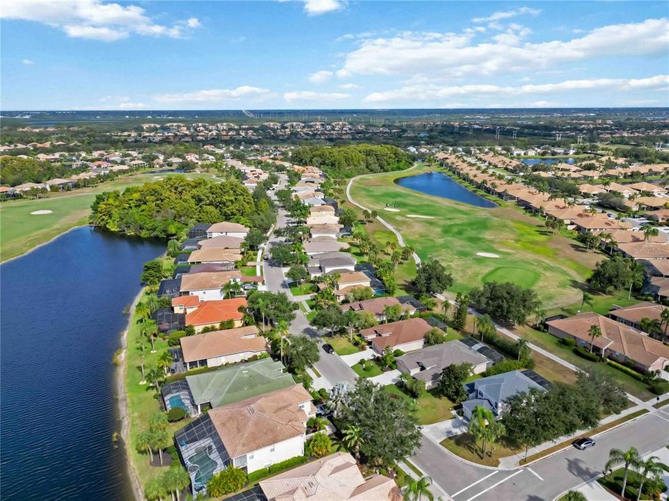 Под контрактом: $499,950 (3 спален, 2 ванн, 2016 Квадратных фут)