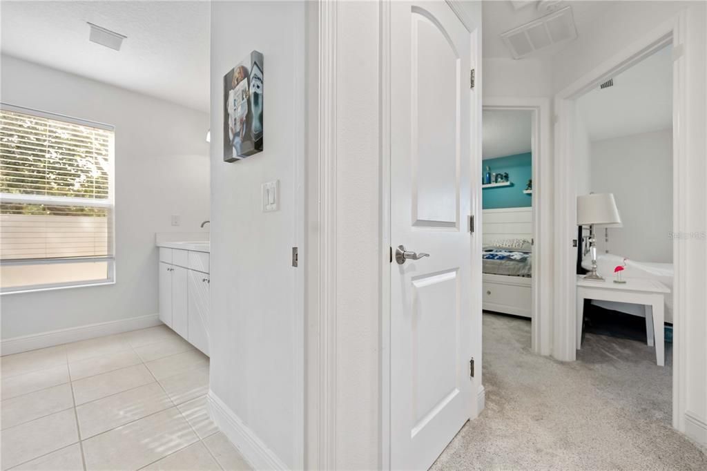 Под контрактом: $499,950 (3 спален, 2 ванн, 2016 Квадратных фут)