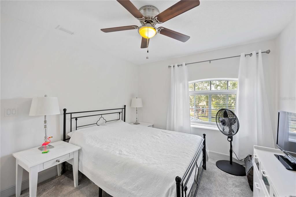 Под контрактом: $499,950 (3 спален, 2 ванн, 2016 Квадратных фут)